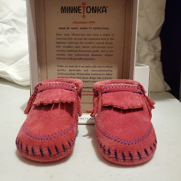 Minnetonka Moccasin Booties - Picture 1 of 5